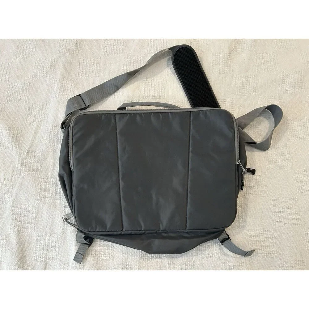Jansport Messenger/Laptop Bag. Floral/Gray,‎ Multi Pockets.